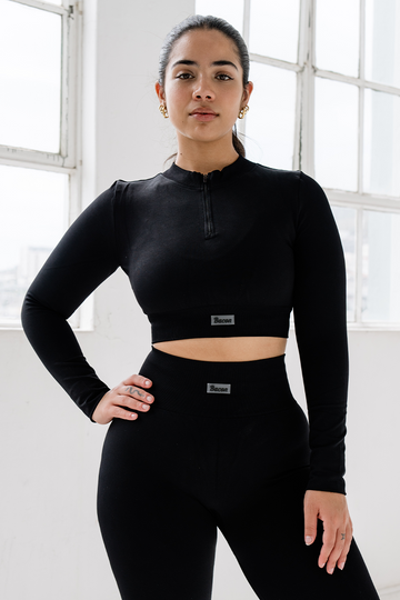 Bacon Active Long Sleeve Seamless Cropped Long Sleeve // Black